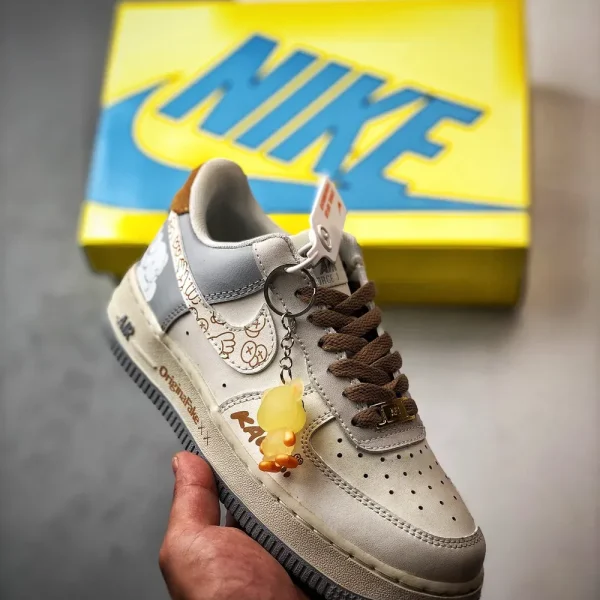 [CUSTOM] Nike x Kaws Air Force 1 Cream